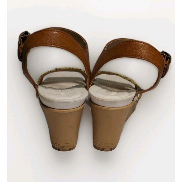 CROCS Leigh II Women’s Ankle Strap Buckle Platform Wedge Heel Sandals Size 7 - Picture 4 of 5
